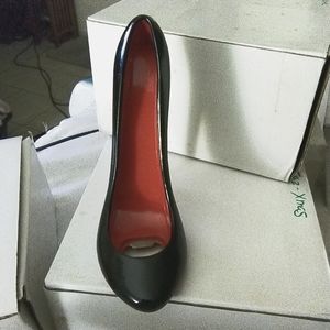 Shoe phone holder